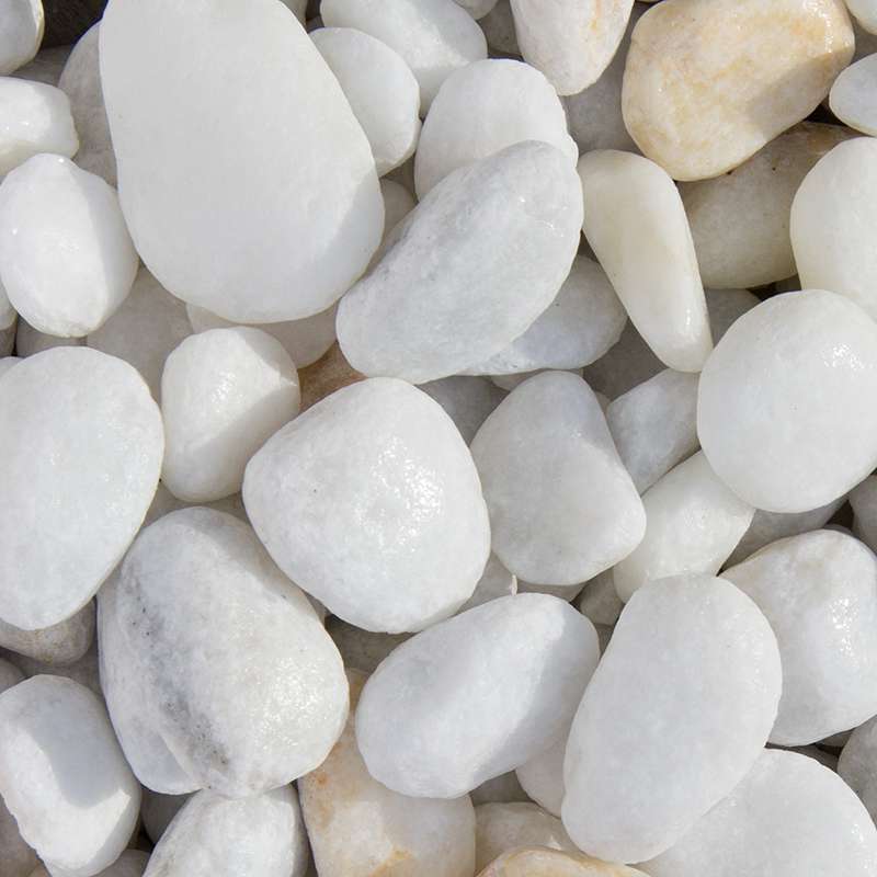 Hvítir skrautsteinar í leiðisramma