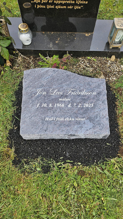 LEGSTEINN ''EYBERGUR'' með grófum hliðum - blátt granít